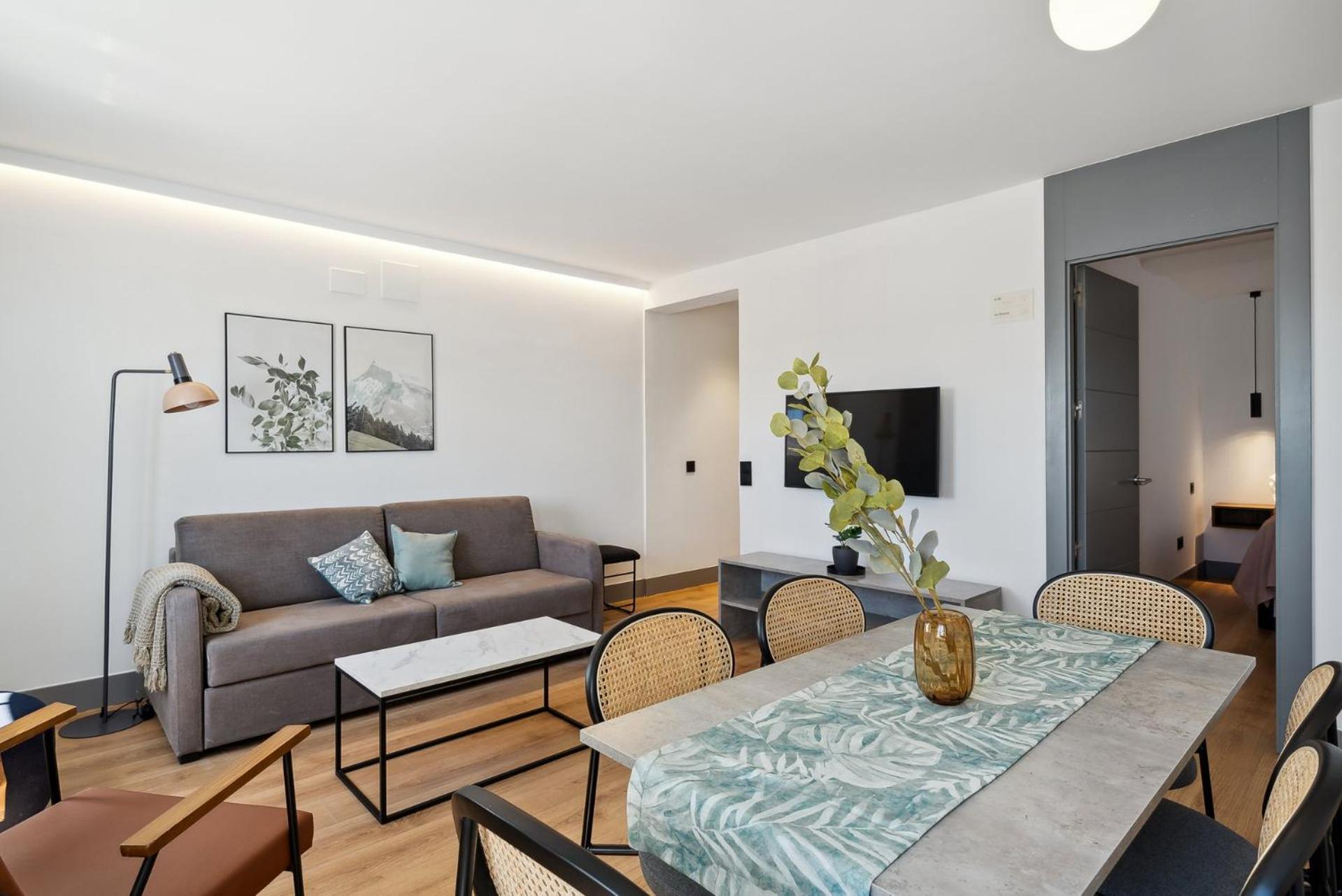 Limehome Madrid Calle De Santa Ana - Estancia Temporal Ngoại thất bức ảnh