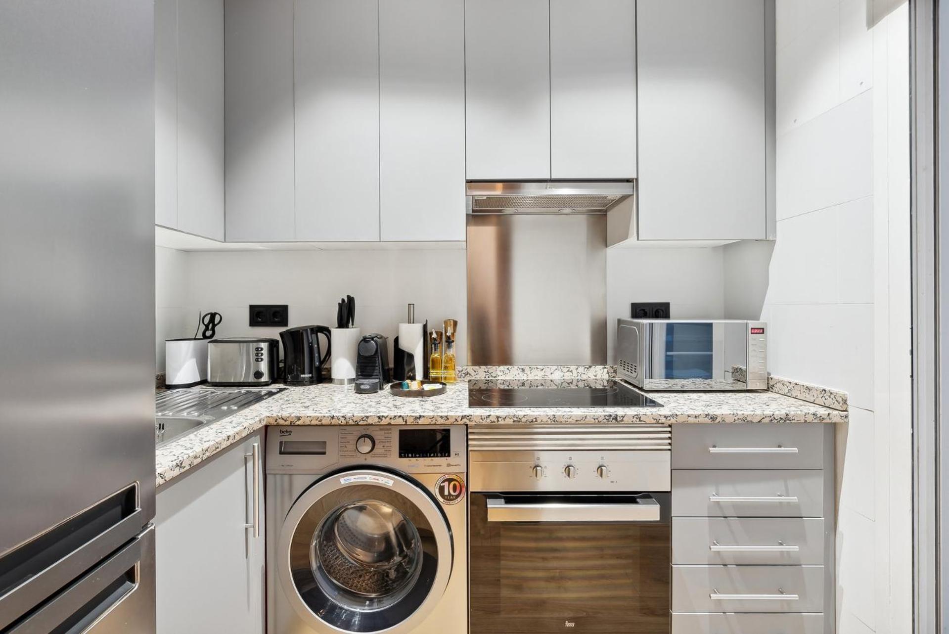 Limehome Madrid Calle De Santa Ana - Estancia Temporal Ngoại thất bức ảnh