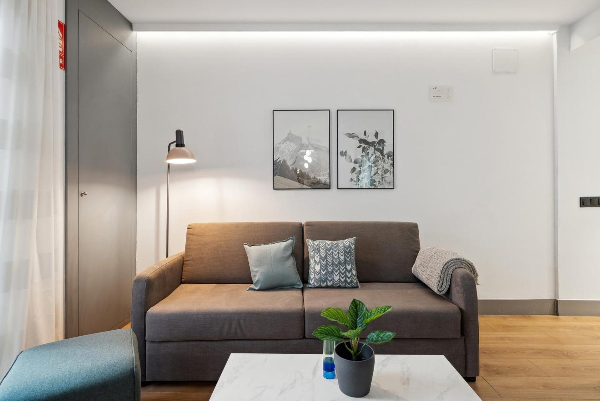 Limehome Madrid Calle De Santa Ana - Estancia Temporal Ngoại thất bức ảnh