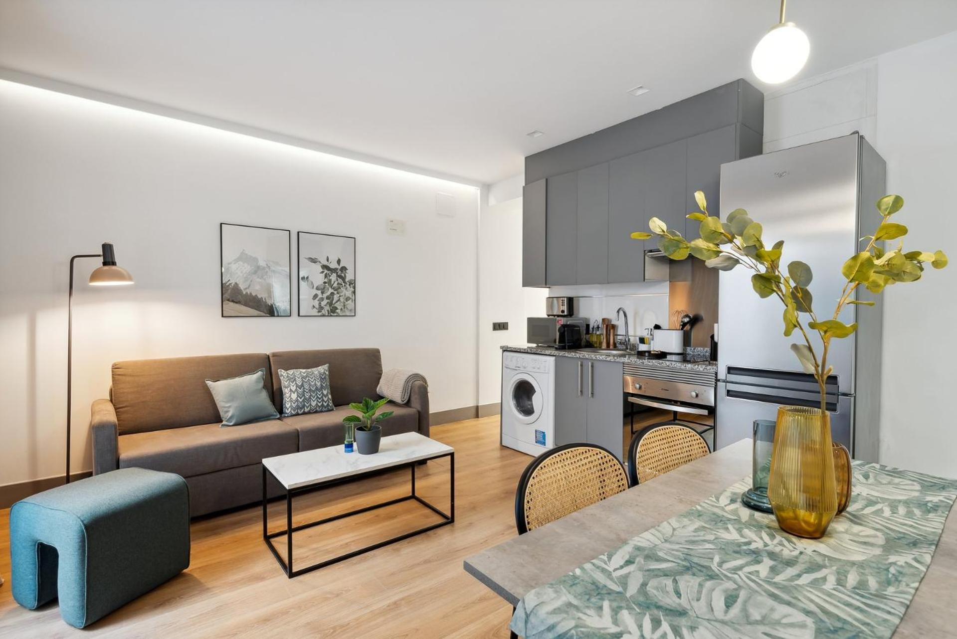 Limehome Madrid Calle De Santa Ana - Estancia Temporal Ngoại thất bức ảnh