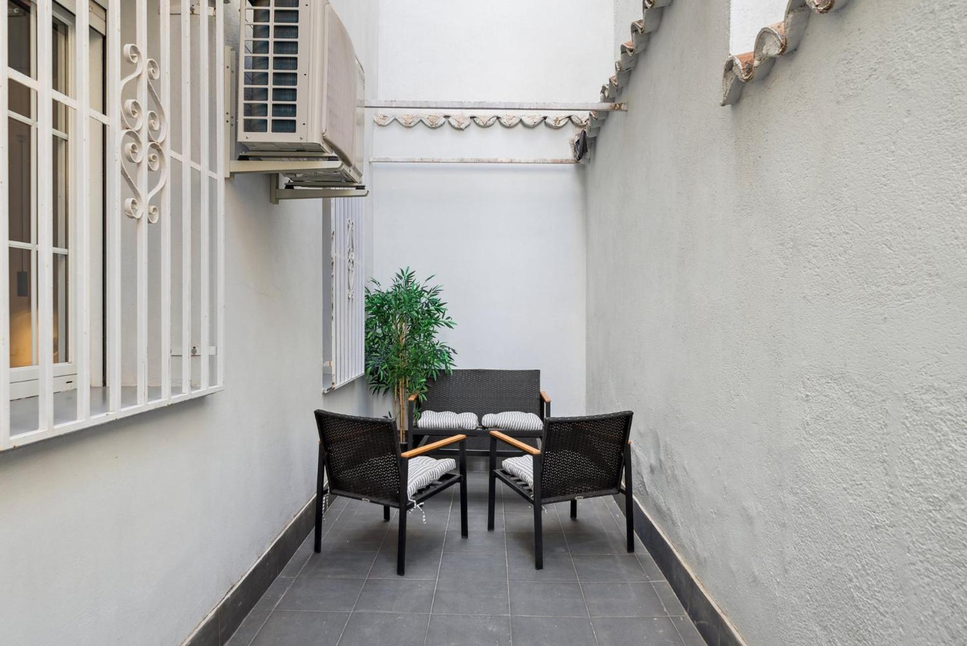 Limehome Madrid Calle De Santa Ana - Estancia Temporal Ngoại thất bức ảnh