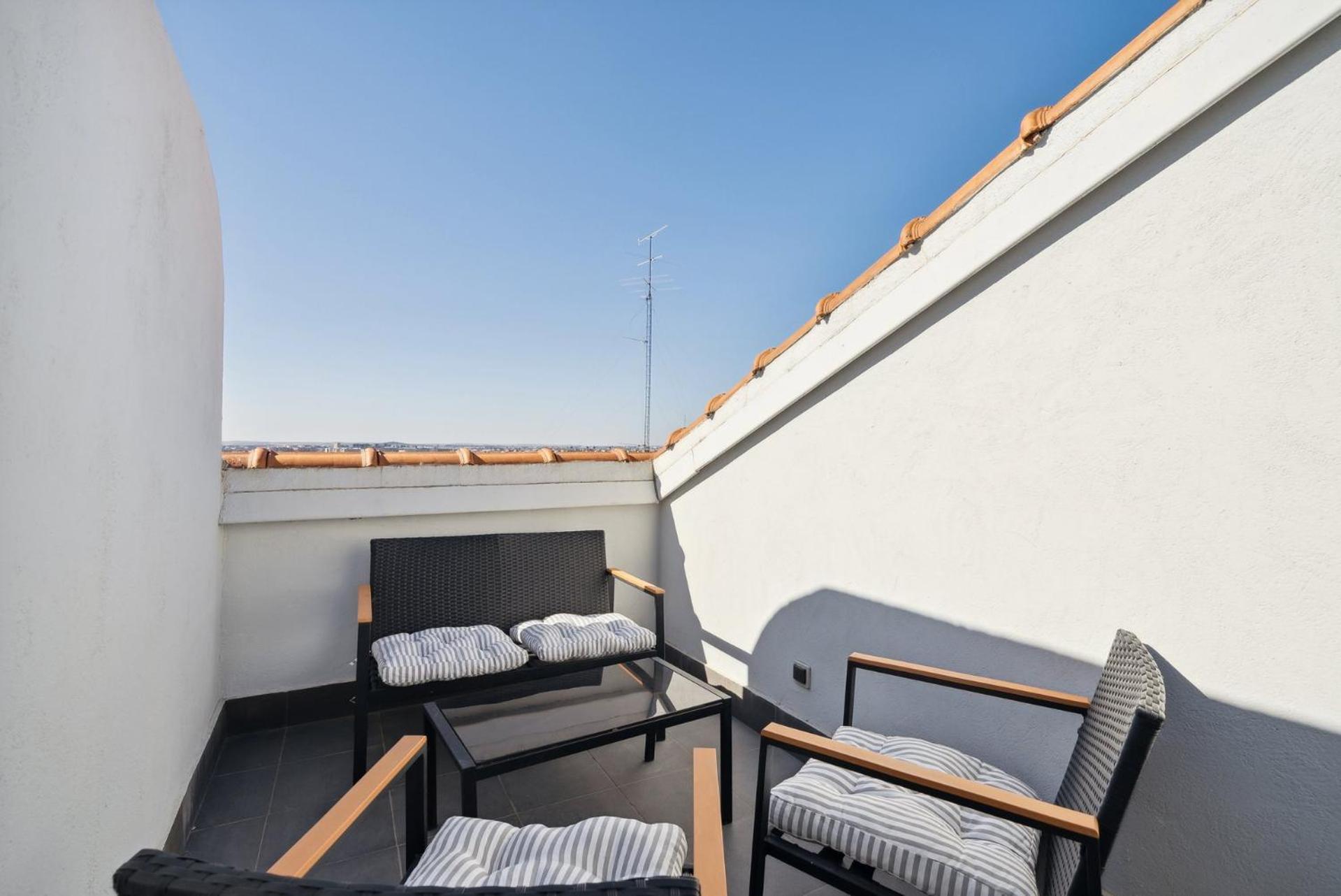 Limehome Madrid Calle De Santa Ana - Estancia Temporal Ngoại thất bức ảnh