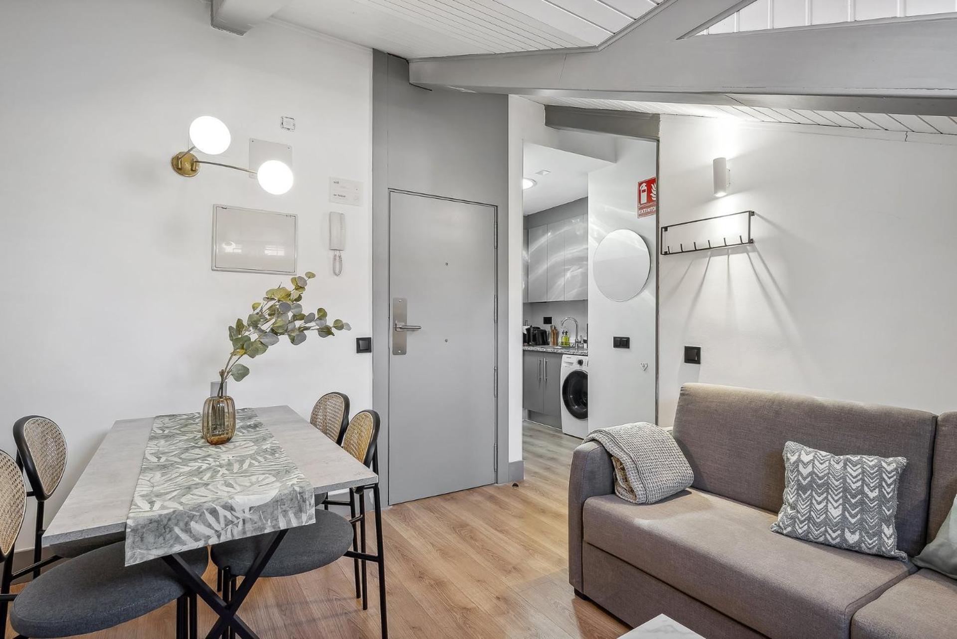 Limehome Madrid Calle De Santa Ana - Estancia Temporal Ngoại thất bức ảnh